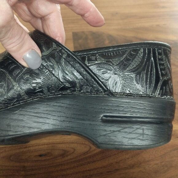 Dansko Professional tooled black clog - Picture 11 of 13
